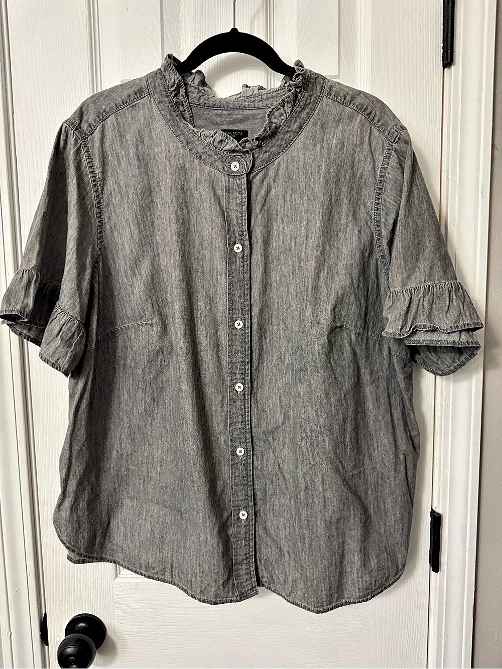 Talbots Ruffle Collar Gray Top Size 2X Like New